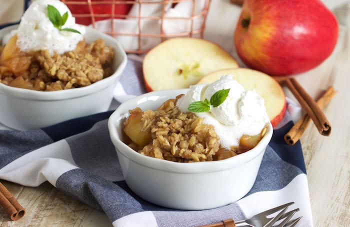 Article Cards Featured Image Easy Slow Cooker Apple Crisp Recipe