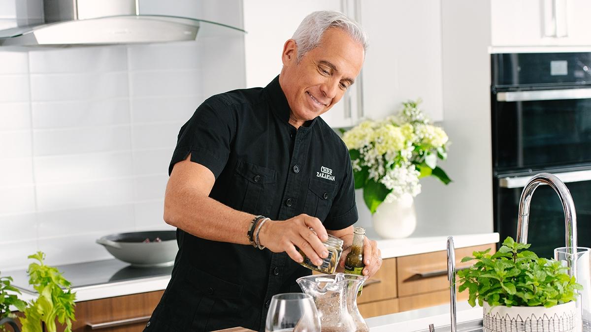 Article Cards Featured Image chef geoffrey zakarian cooking