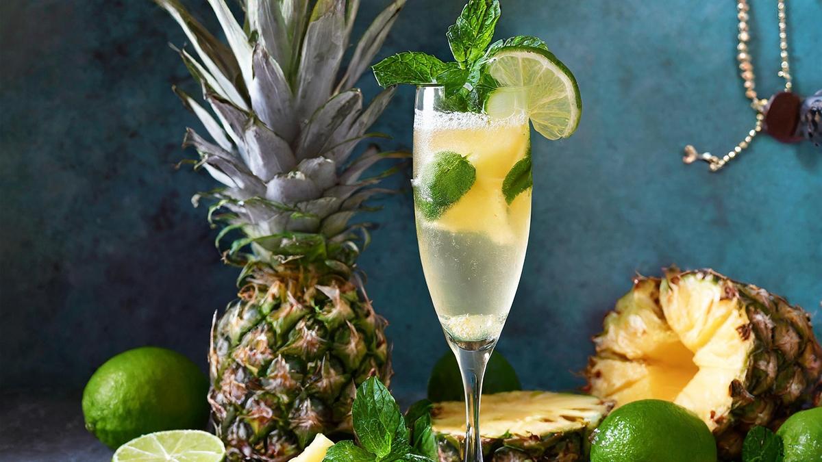 Article Cards Featured Image pineapple cocktail hero