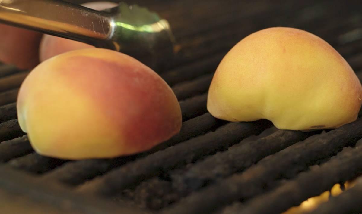 how to grill peaches